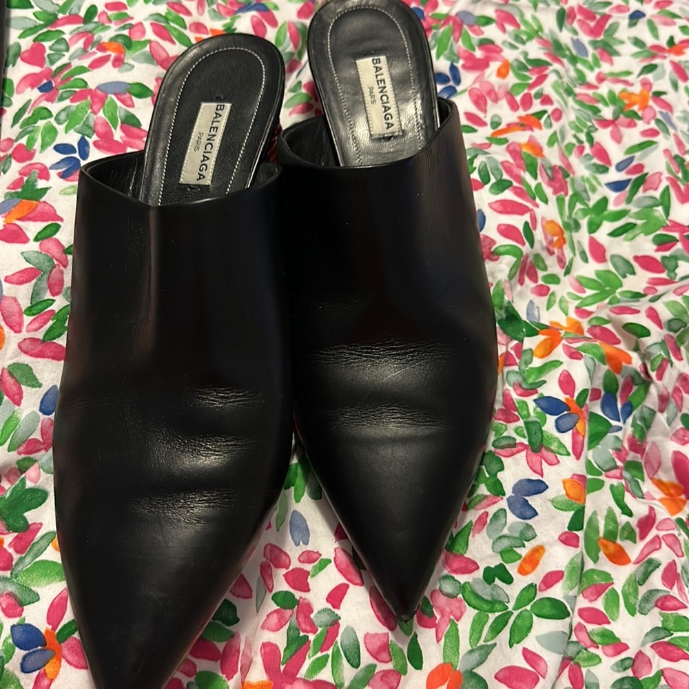 Fabulous Never worn Balenciaga heeled slip ones